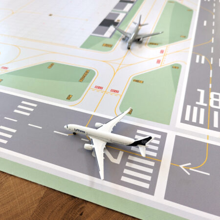 Luluche - Aéroport pour jouer aux petites voitures et aux avions Majorette ou Herpa